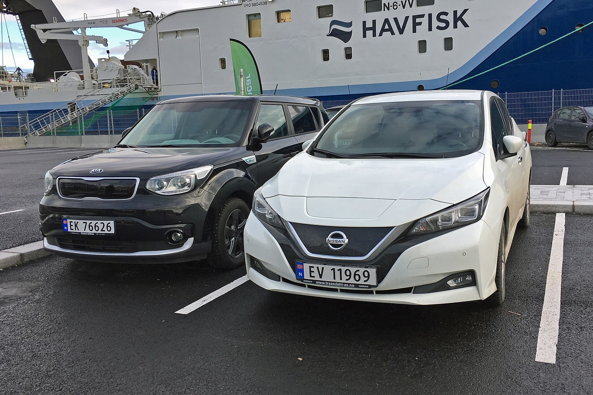 ​Знаменитые хомячки-рэпперы в новом промо-видео KIA Soul EV обзавелись подружками (много видео)