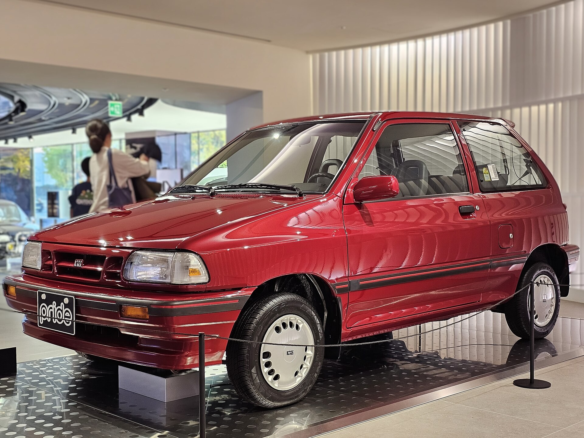 Премьера трехместного электромобиля Kia POP пройдет в Париже