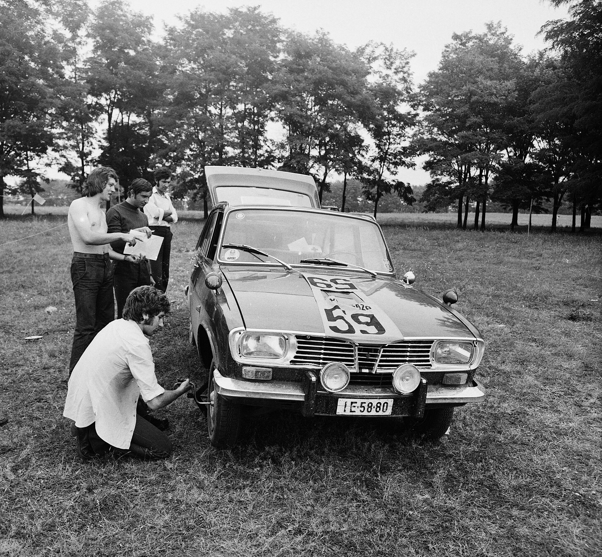 «Винегрет на колесах» – оригинальный и/или безумный проект Renault Collage