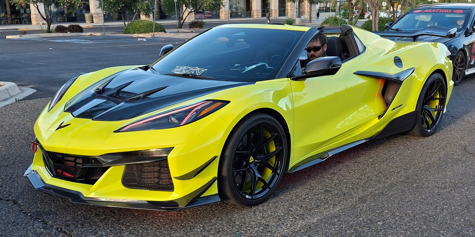 Первый серийный кабриолет C8 Chevrolet Corvette Z06 продан за 1 миллион долларов (видео)