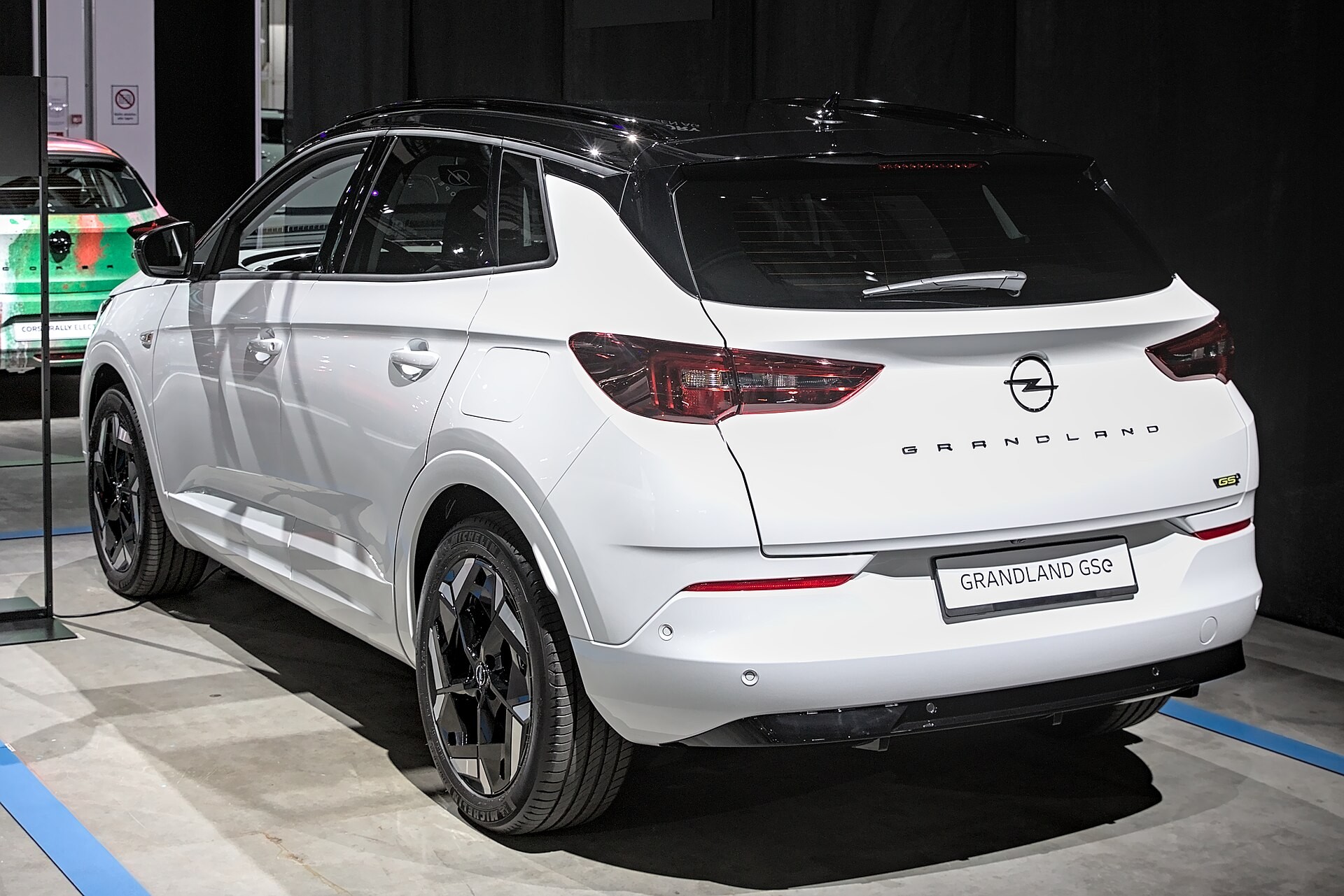 ​Opel вводит в обиход собственную валюту – просмотры на YouTube