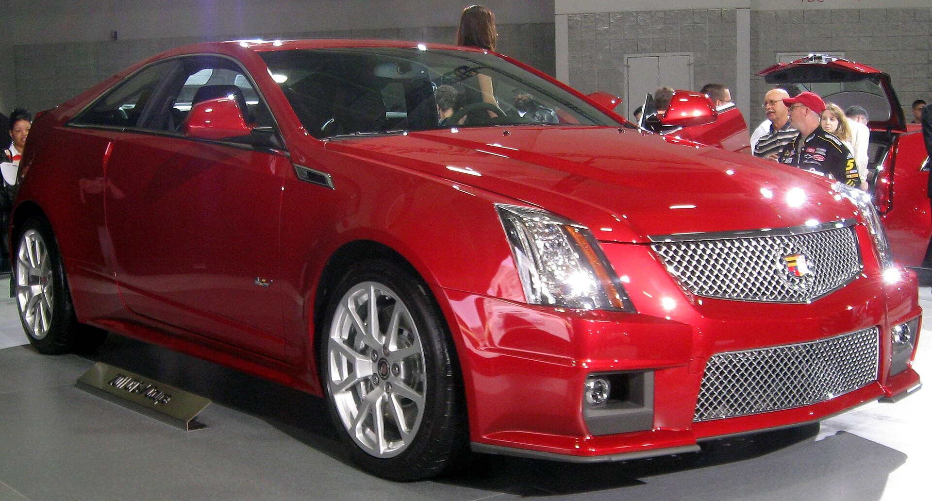 ​Стартовали российские продажи седана Cadillac CTS-V третьего поколения