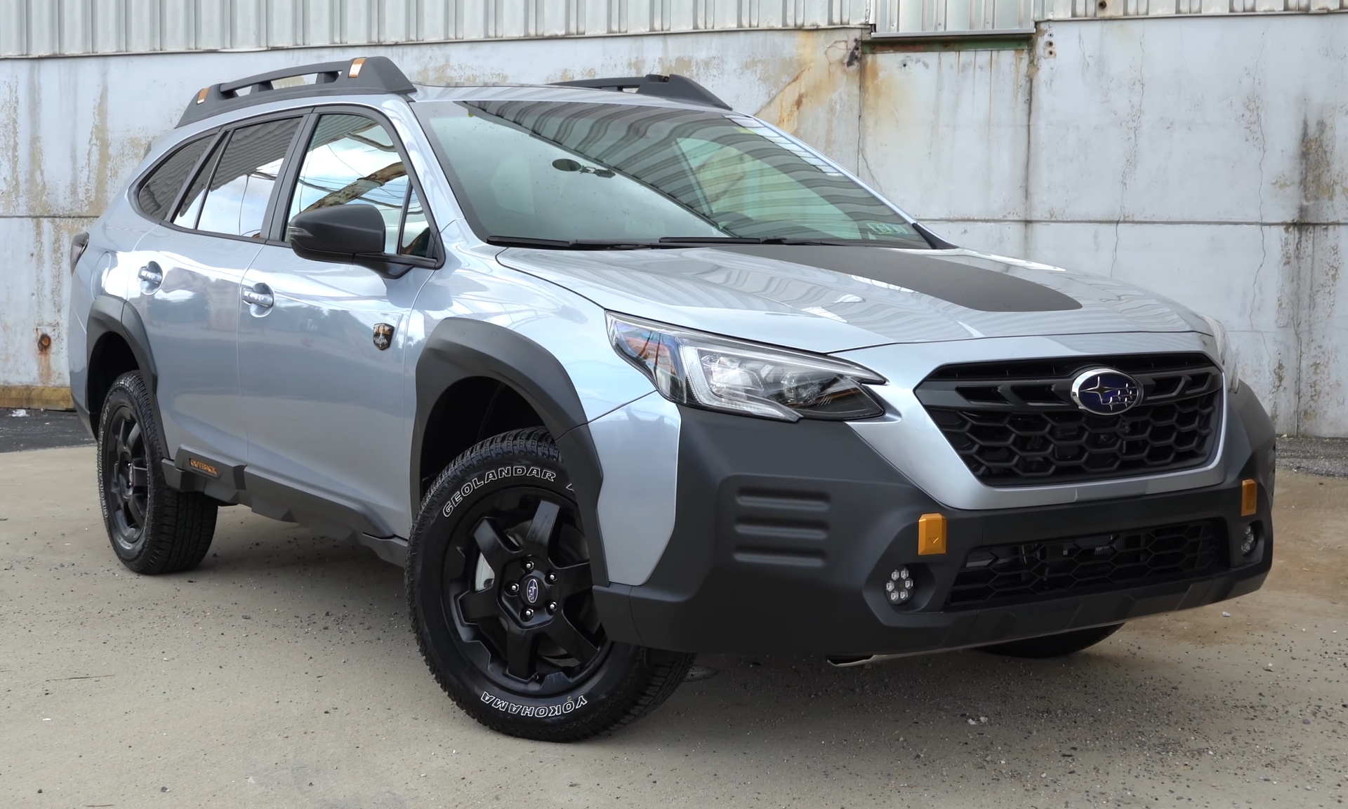 Создан для грязи и бездорожья: универсал Subaru Outback Wilderness 2022 года (видео)